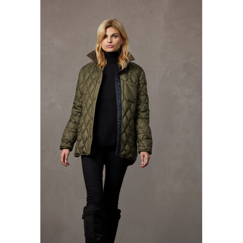 Junge Mona Kv. 66 46-Moss