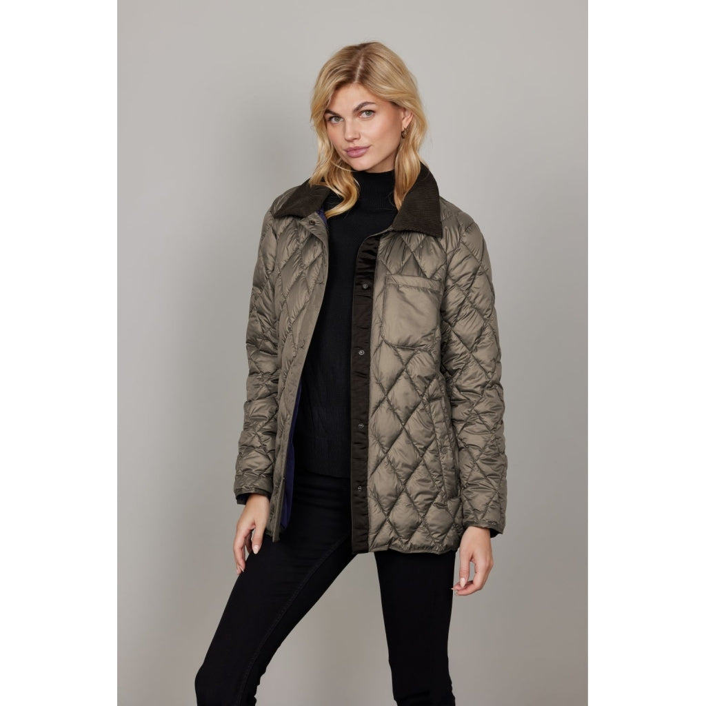 Junge Mona Kv. 66 63-Taupe