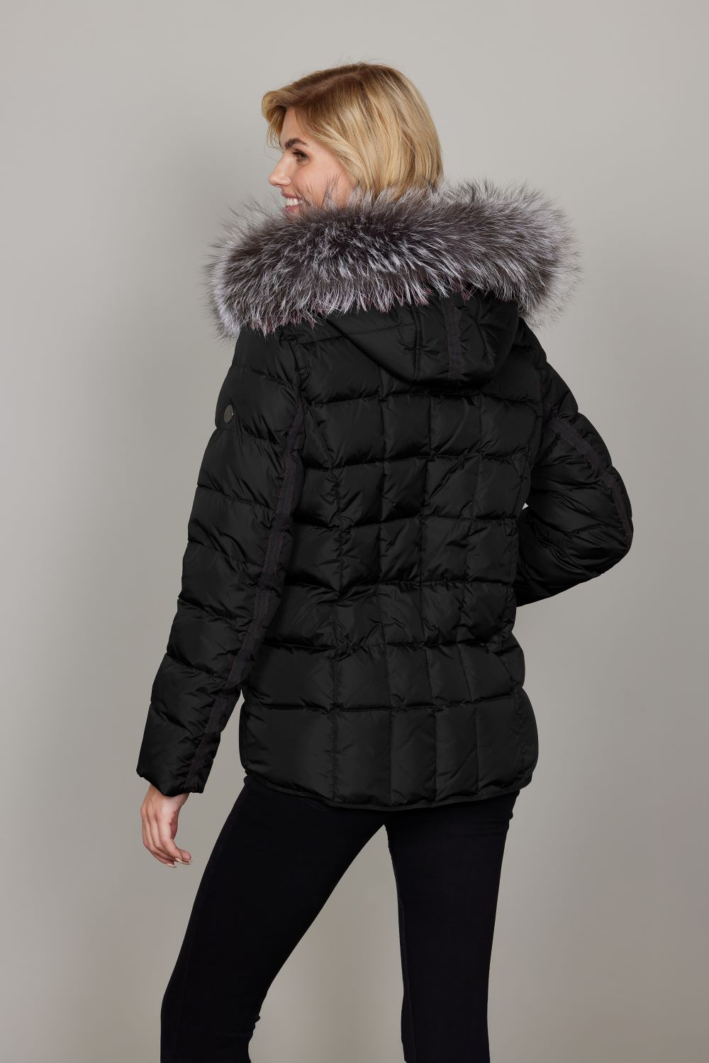 Junge Margit Kv. 65 90-Black