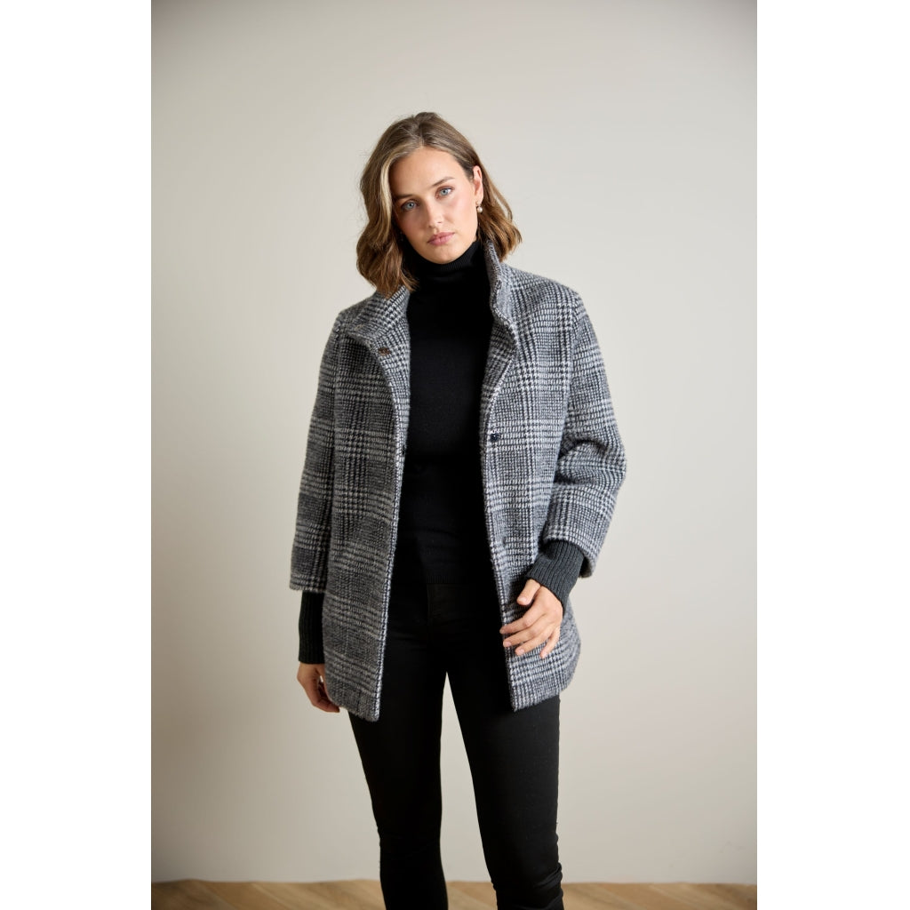 Junge Olga Kv. 12 90-Black