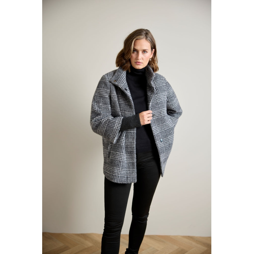 Junge Olga Kv. 12 90-Black